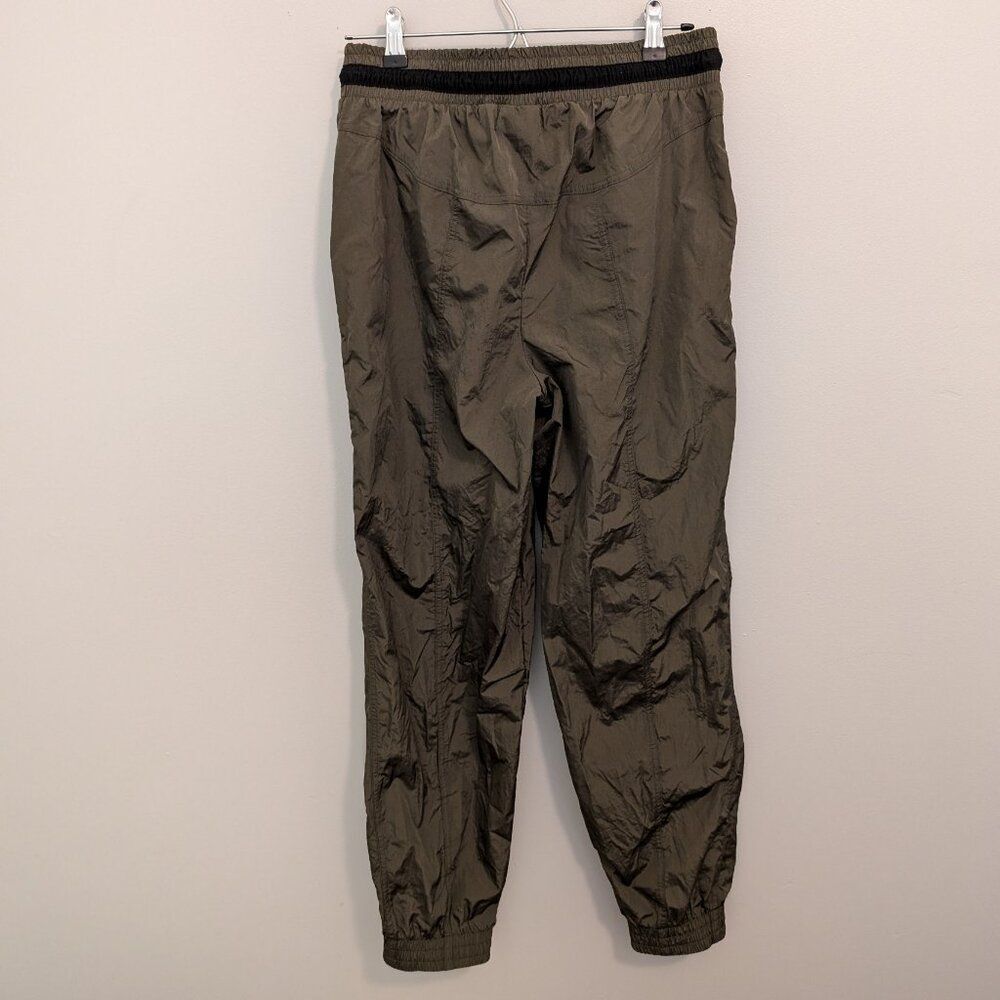 Zella Lightweight Jogger Pant Size Medium Women's Zip Pockets Green - Picture 4 of 9